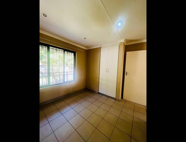 2 BEDROOM APARTMENT FOR SALE IN MARGATE BEACH